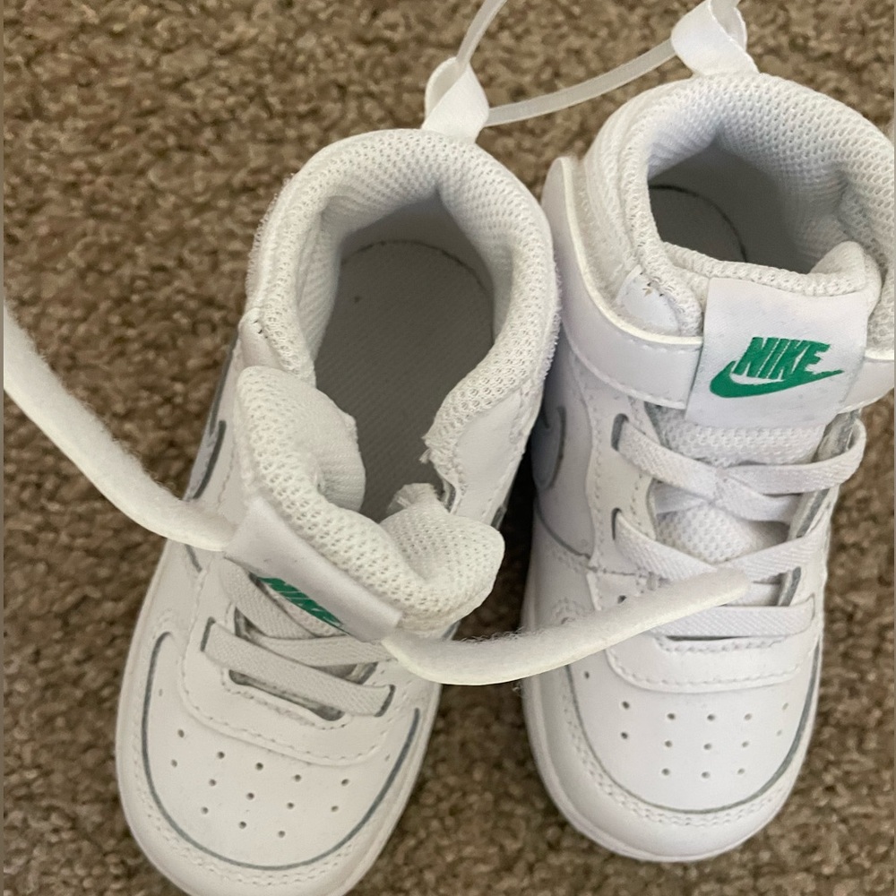 Kids Nike Shoes - Picture 4 of 6